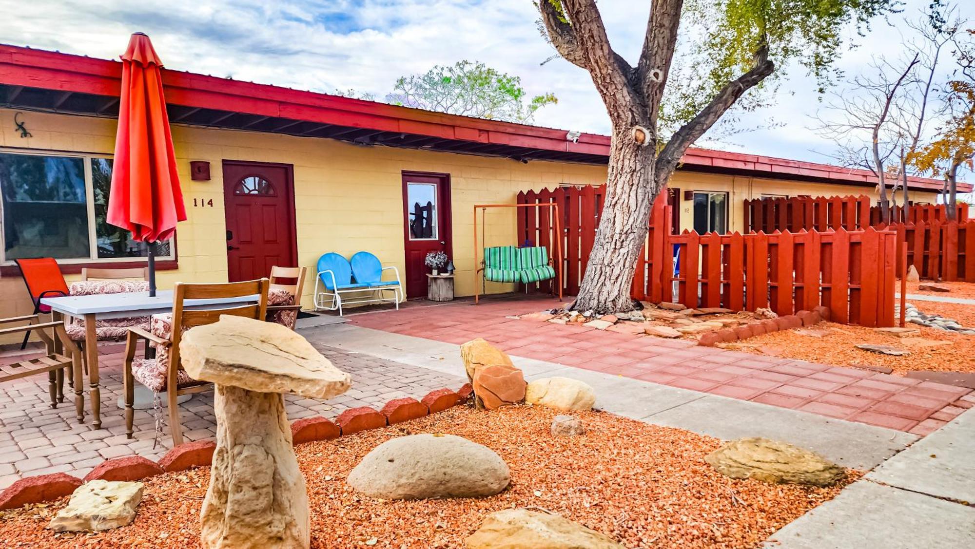 Red Rock Motel Page Exterior photo